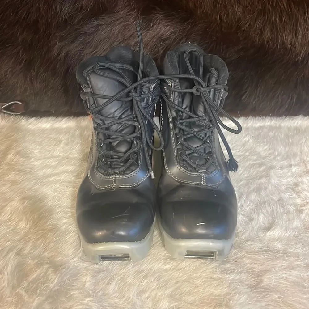 Alpine ski boots 37 (1760)